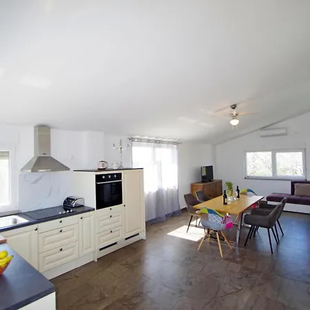 Dom wakacyjny Ferienhaus Silvano Mit Privatem Pool Fuer 6 Personen