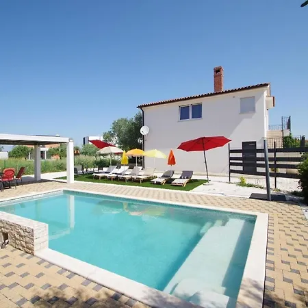 Ferienhaus Silvano Mit Privatem Pool Fuer 6 Personen Dom wakacyjny Galižana