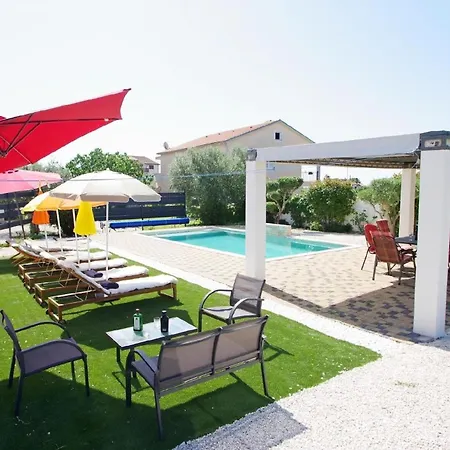 Dom wakacyjny Ferienhaus Silvano Mit Privatem Pool Fuer 6 Personen *