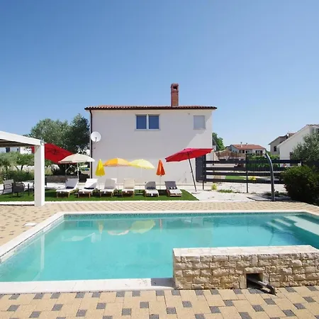 Dom wakacyjny Ferienhaus Silvano Mit Privatem Pool Fuer 6 Personen