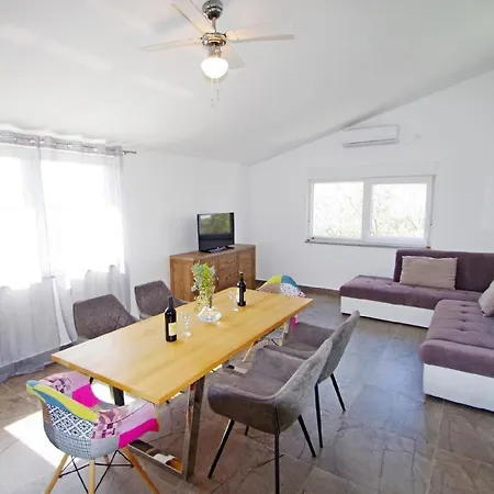 Ferienhaus Silvano Mit Privatem Pool Fuer 6 Personen Dom wakacyjny *