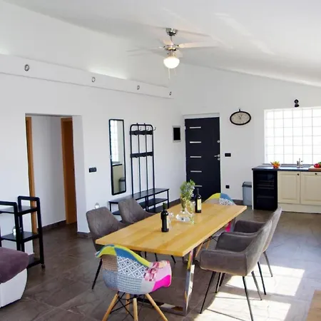 Dom wakacyjny Ferienhaus Silvano Mit Privatem Pool Fuer 6 Personen *