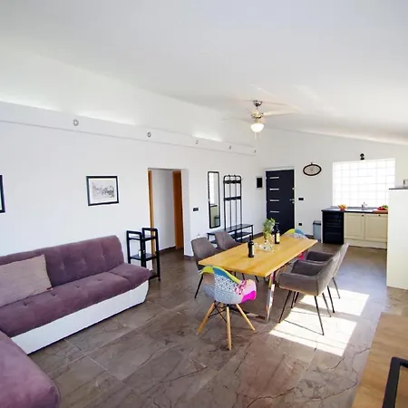 Dom wakacyjny Ferienhaus Silvano Mit Privatem Pool Fuer 6 Personen Galižana